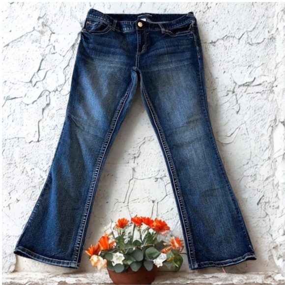 Maurices Dark Blue Flare Jeans - Picture 1 of 10